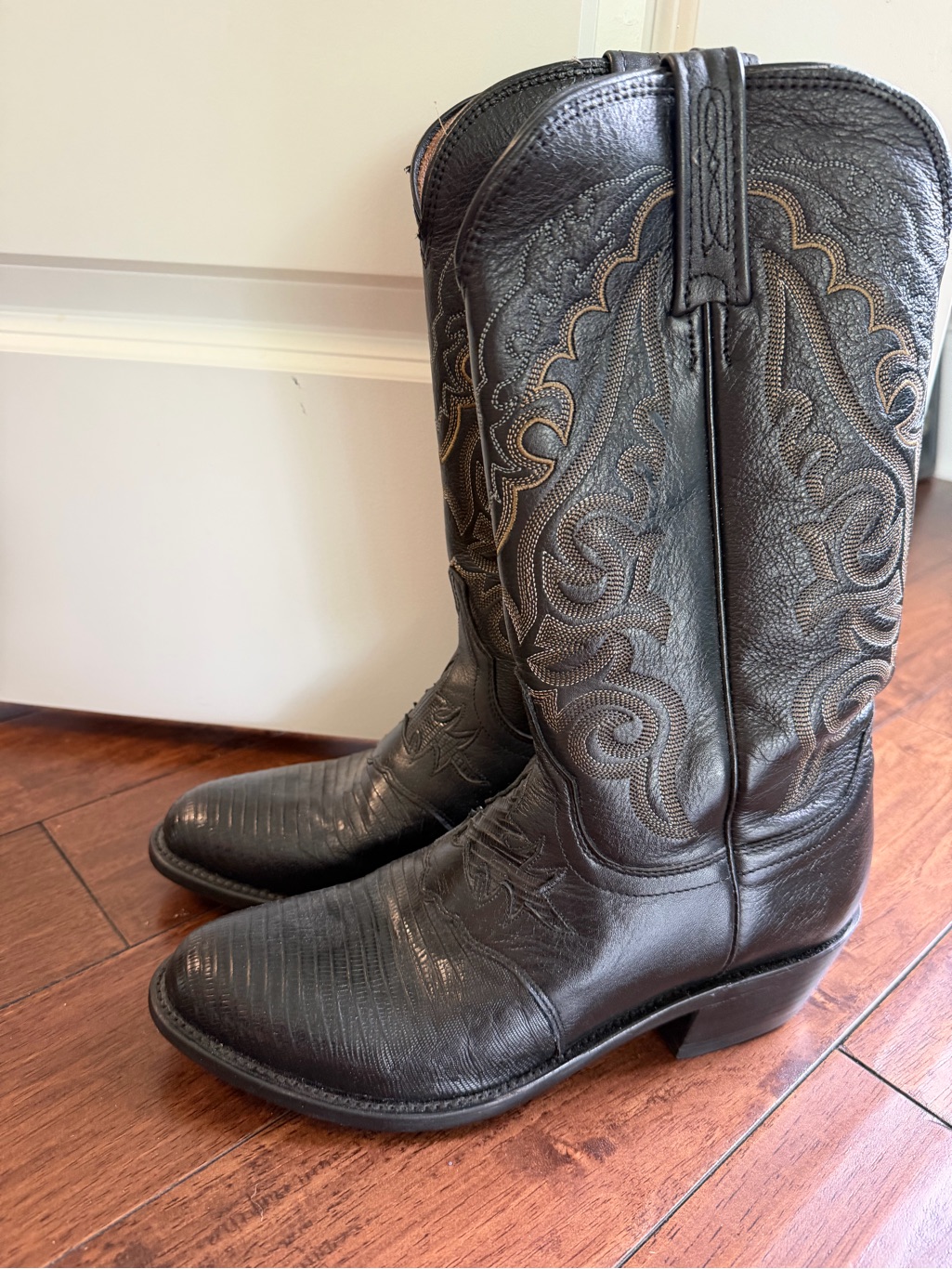 Womens Lucchese Black Western Embossed Leather Cowboy Boots 8 1/2 D — image 2 of 7